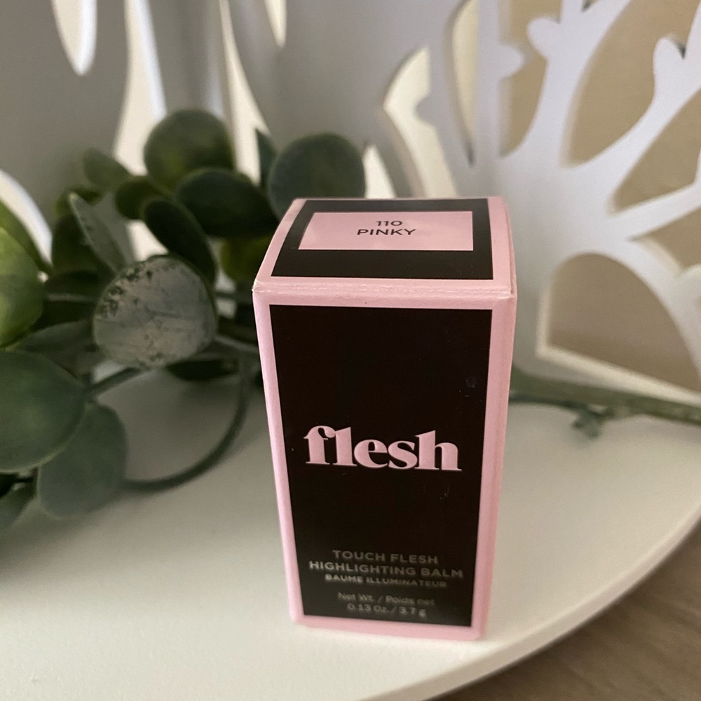 Flesh highlighting balm PINKY 110